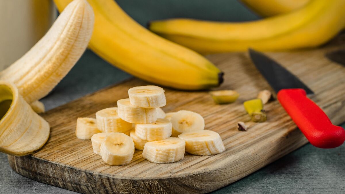 Почерневший банан еще пригодится: приготовите в микроволновке «ленивый» десерт