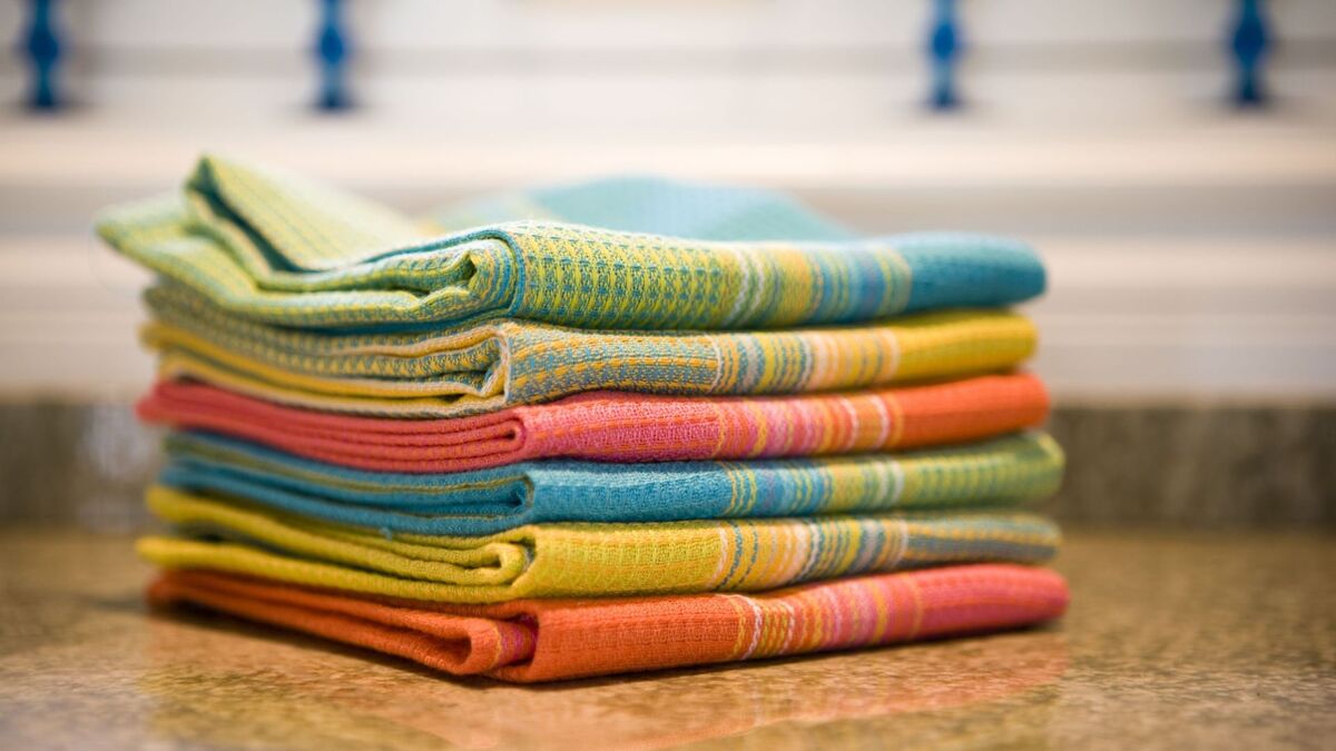Замызганные кухонные полотенца будут как новые: вместо отбеливателя замочите вот в чем