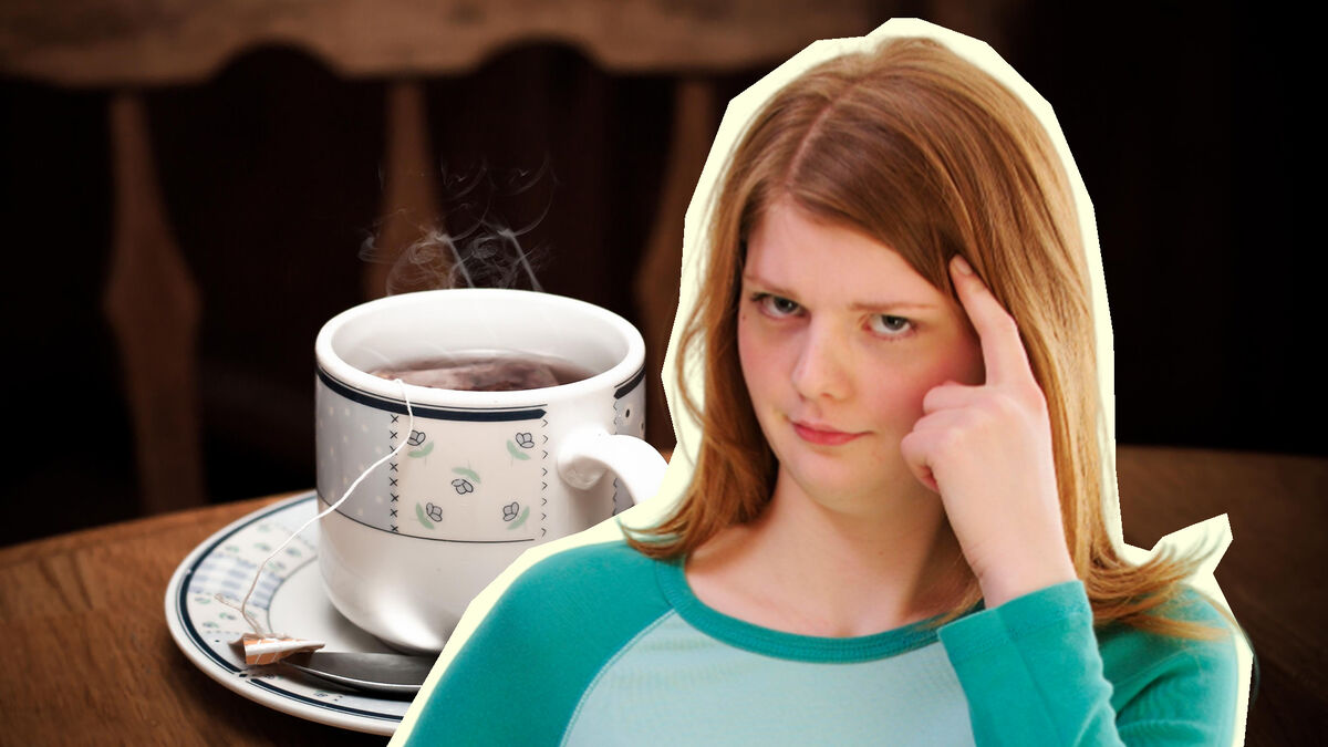 Слишком горячий чай остынет за считаные секунды: поможет парочка столовых приборов