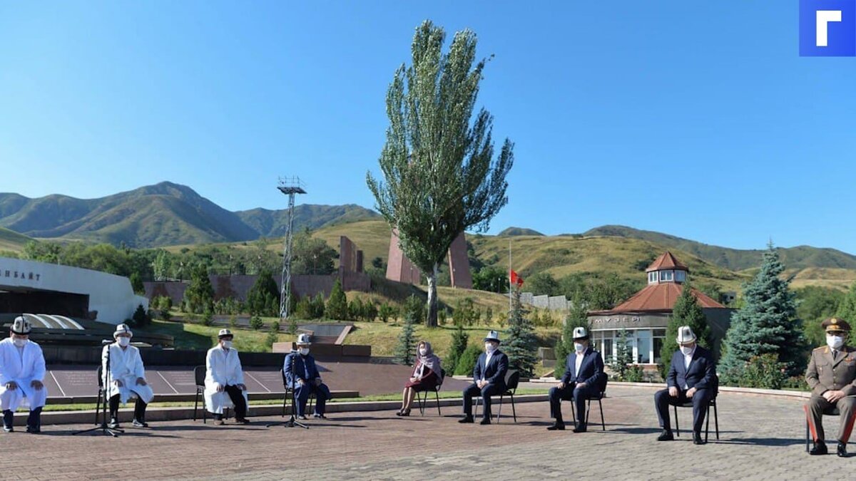 Киргизия восстановит разрушенные села на границе с Таджикистаном