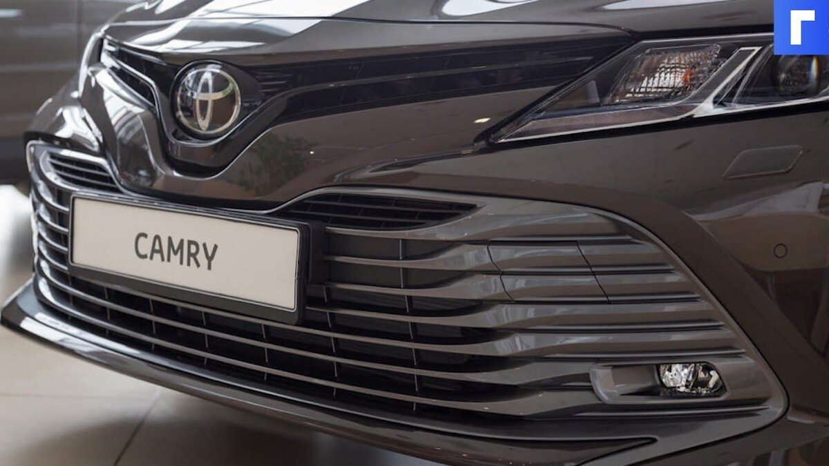 Toyota начала продажи обновленного седана Toyota Camry в России от 1,84 миллиона рублей