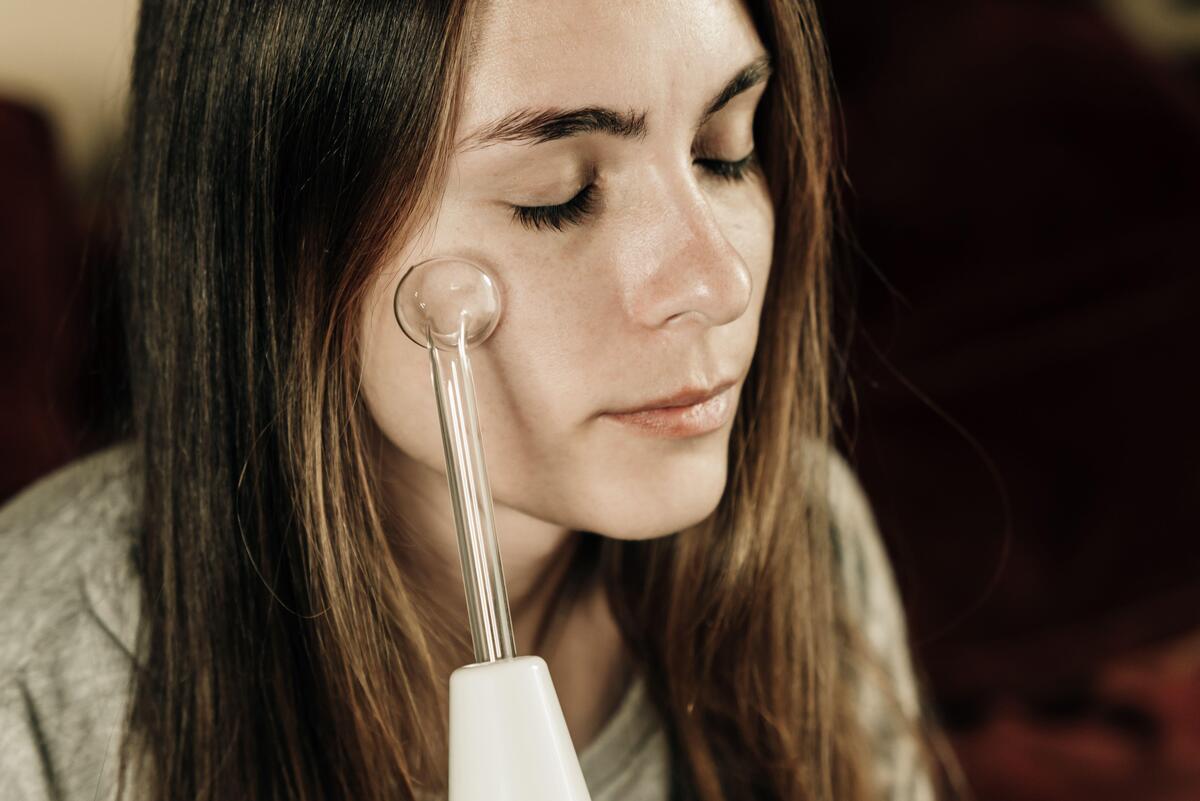 Правда ли, что этот дешевый прибор разглаживает морщины? Удивитесь ...