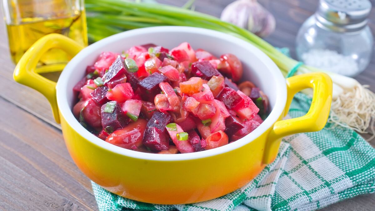 Придутся по вкусу. Марокканский салат из свеклы. Свёкла салат винегрет. Салат винегрет без свеклы. Салат из свеклы и баклажан