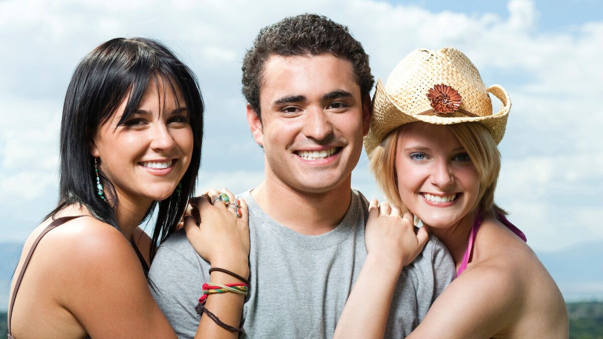 семья моего мужа на русском. счастливые муж и жена. турецкие сериалы kocamin ailesi. семья моего мужа сериал. Kocamin ailesi турецкий сериал.