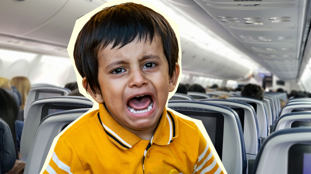 Дети с родителями в самолете. Родители игнорируют ребенка. Лайфхаки как перевозить ребенка в самолете до 2 лет. Как отправить ребенка на самолете без родителей с родственниками.