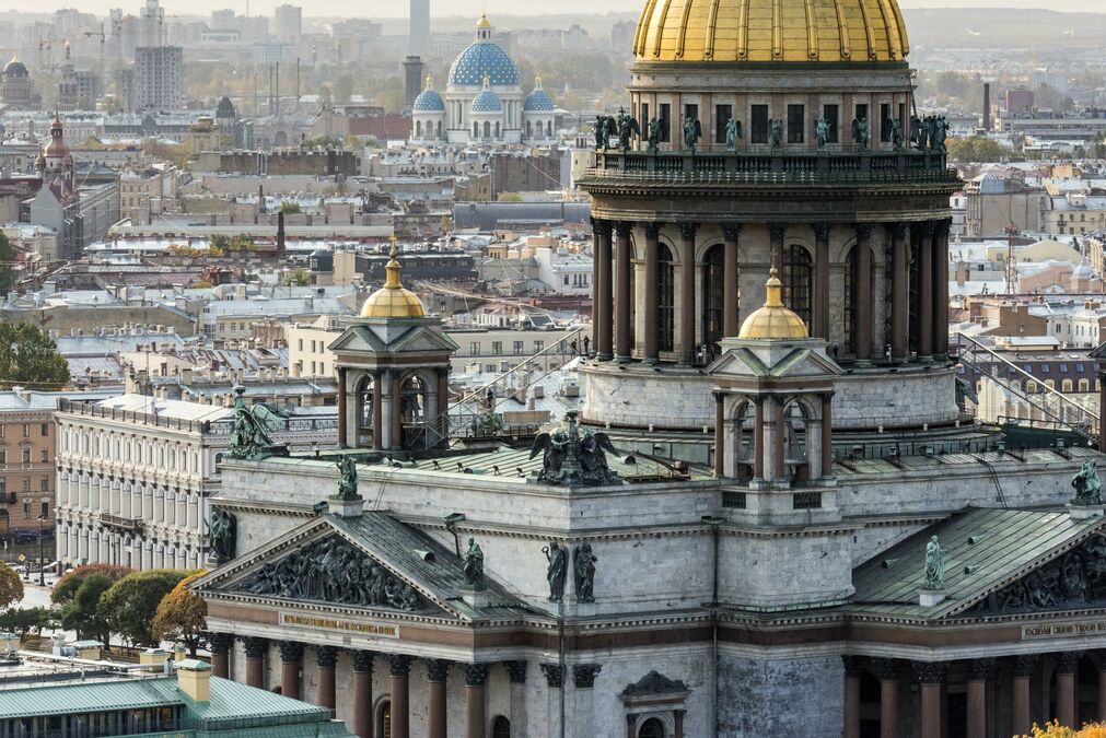 «Трещина важнее плитки»: откуда взялась нелюбовь петербуржцев к «модным» кварталам
