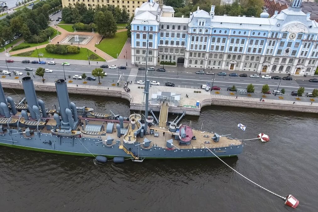 Отдыхаем в Питере бюджетно: перелет, жилье, проезд — реальные цены и как сэкономить