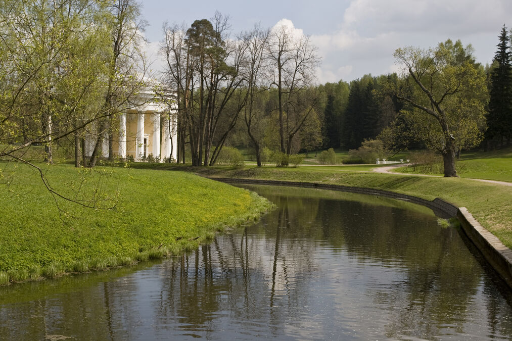 Тайный сад императрицы: где в Павловске искать белизну «Трех граций» и обновленные шахматные аллеи