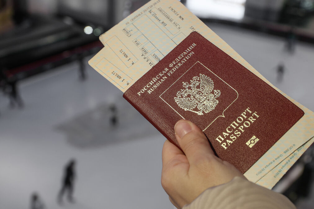 Сюрприз на границе: с 20 января детям откажут в выезде, если у них только свидетельство о рождении