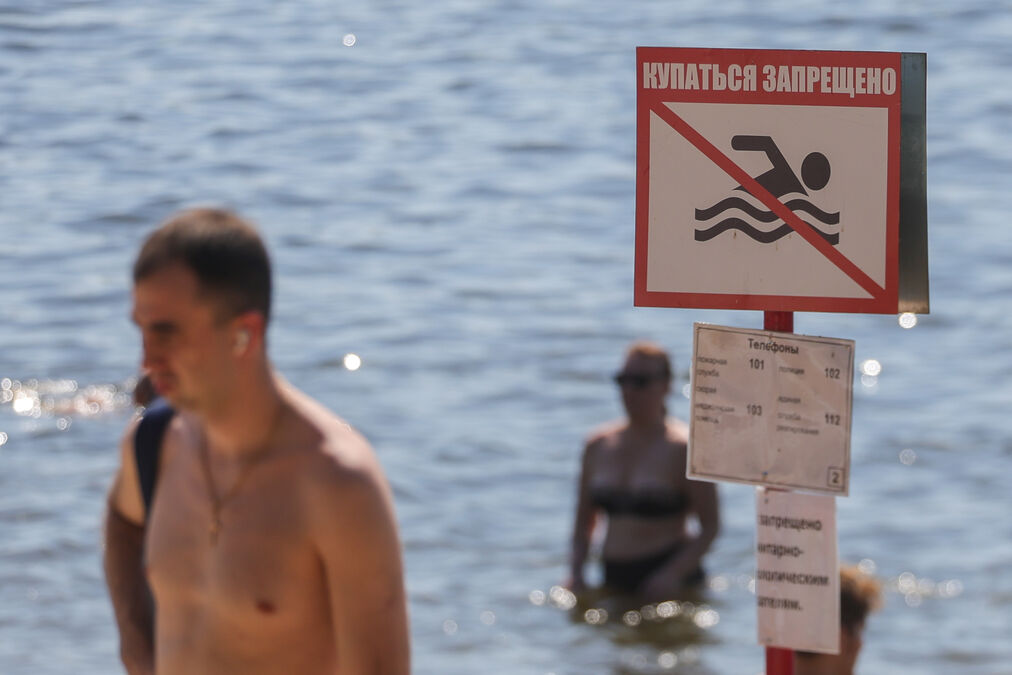 Город у воды, но не для плавания: почему в водоемах Петербурга опасно купаться