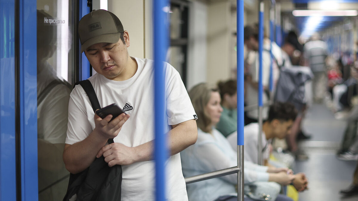 «Остаются отрезанными от подземки»: какие станции метро петербуржцы ждут десятилетиями