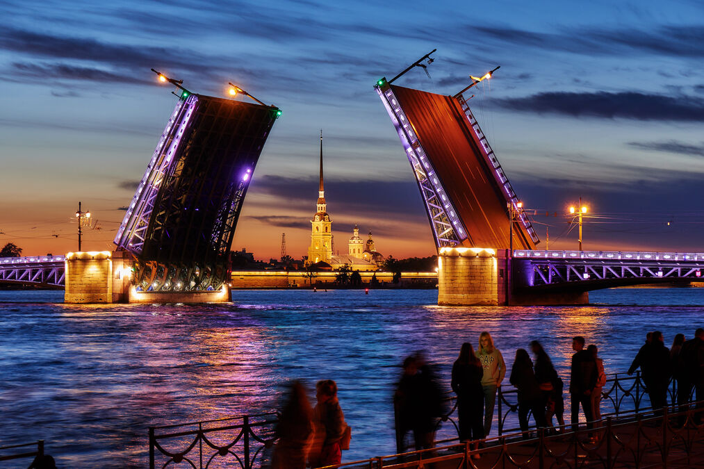 «Крылья Невы»: загадка терминов, скрытая за разводом мостов Петербурга