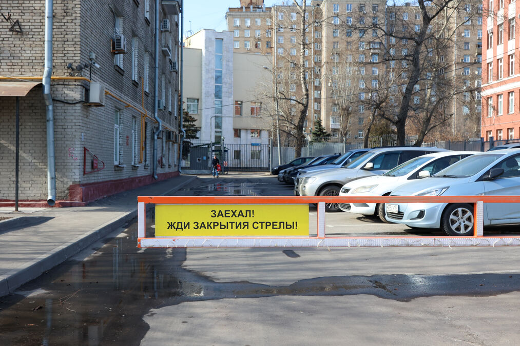 «Может рассматриваться как ограничение права»: почему дворы в Петербурге массово закрываются 
