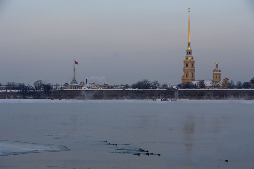 Первые катера по ледяной Неве: где в Петербурге открылся зимний причал для смелых путешественников