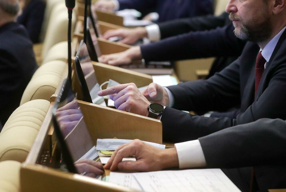 «Заплати, чтоб уехать: мигрантам могут выставить счёт за собственную высылку»