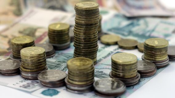 Бумажные и металлические российские рубли