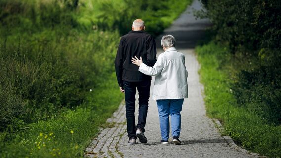 Необязательно работать до 60 лет женщинам и 65 — мужчинам