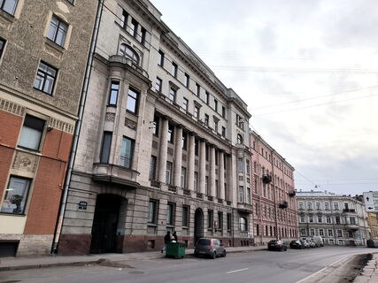 Дом родителей Пушкина и след спиритических сеансов Рериха: собрали самые необычные дворы Петербурга