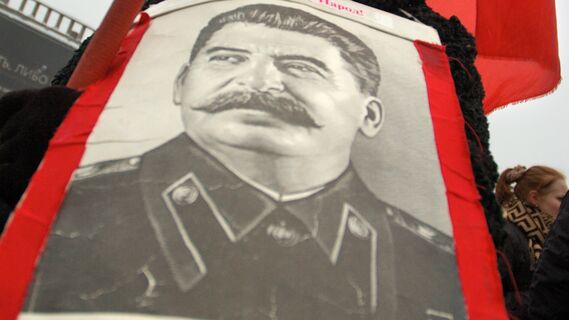 Для чего водители в СССР возили в машине портрет Сталина