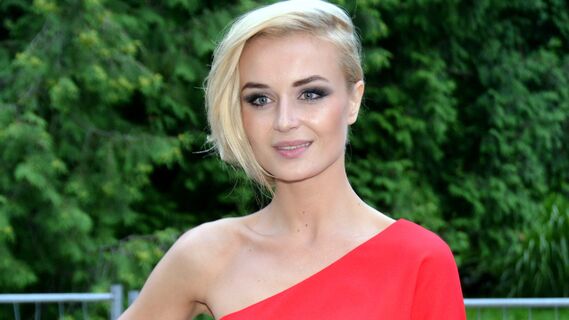 Полина Гагарина поделилась в соцсети снимком с мужчиной