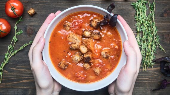 Суп без соли и специй превращается в безвкусную массу 