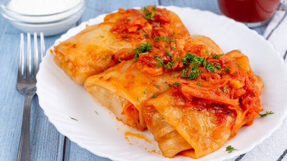В такие листья удобнее заворачивать мясо