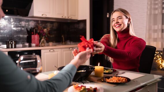 Какие подарки не стоит дарить мужчине на 23 февраля