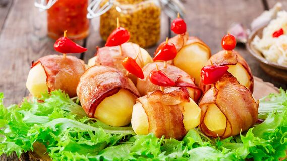 Вкус запеченному картофелю добавит один ингредиент 