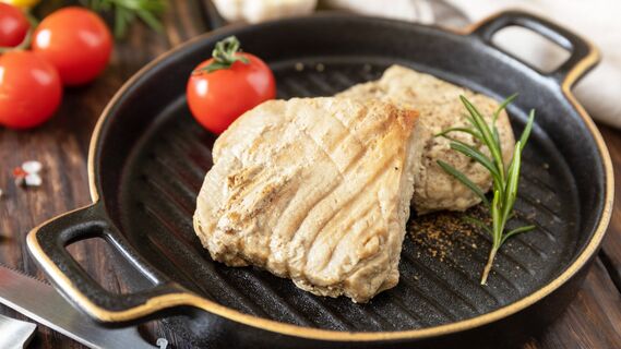 Кусочки рыбы будут румяными и аппетитными