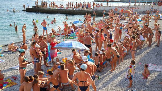 Прекрасный пляж и чистая вода: топ-3 пляжа в Крыму, которые оценят туристы по достоинству
