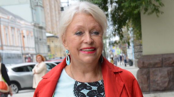 Вдова Караченцова вернулась к работе после операции