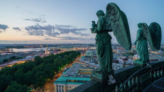 Чертоград и не только: топ самых неожиданных неофициальных названий Петербурга