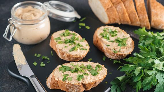 Сытный и вкусный перекус получается из простых продуктов