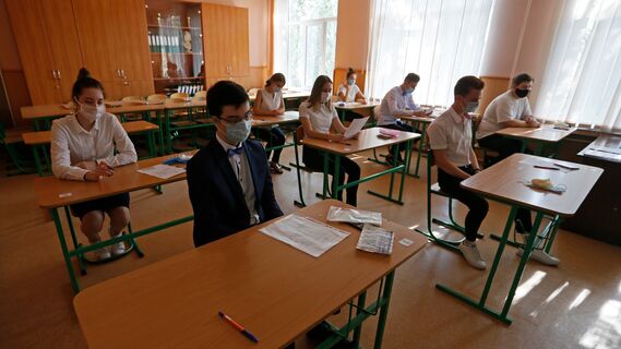 Роспотребнадзор сделал официальное сообщение об антиковидных ограничениях в российских школах