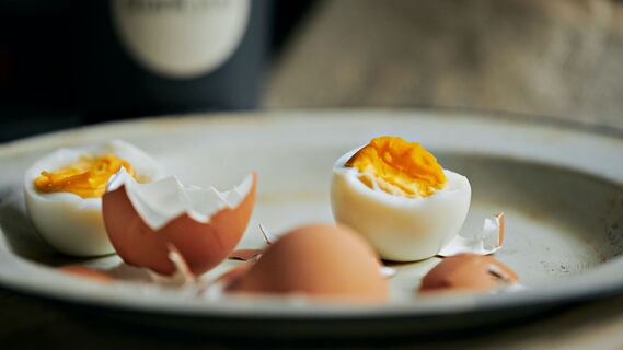 Храните вареные яйца только так: в холодильнике пролежат неделю и не испортятся