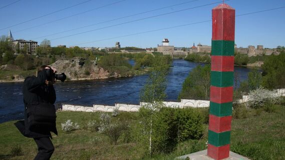 Пограничный столб на российско-эстонской границе