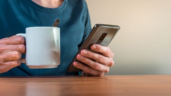 Как сохранить зарядку на смартфоне
