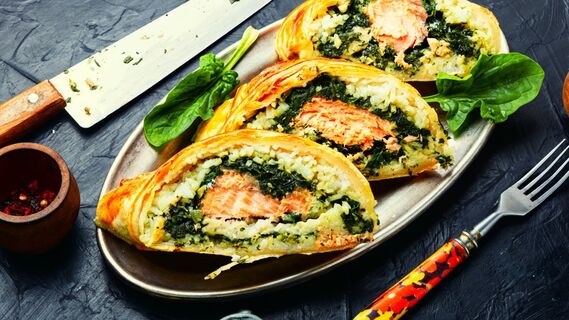 Самый вкусный рулет из курицы
