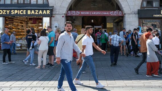 С турецкими мужчинами приходится непросто