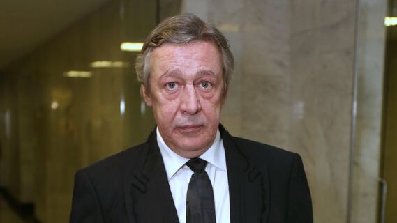 «Держится»: сестра Ефремова рассказала, как брату живется на зоне