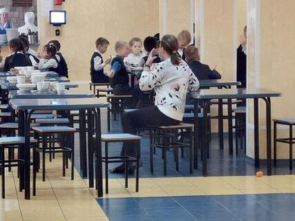 На комбинат питания «ТК Северная Столица» поступили жалобы из двух школ Петербурга