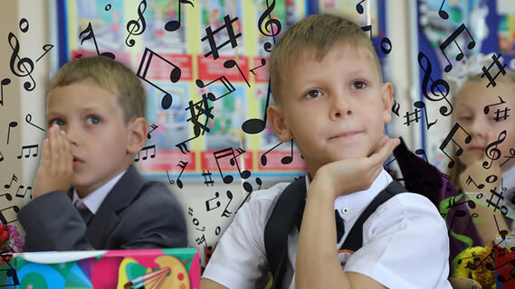 Музыкальный урок космонавтики: почему в российских школах решили заменить звонки песнями