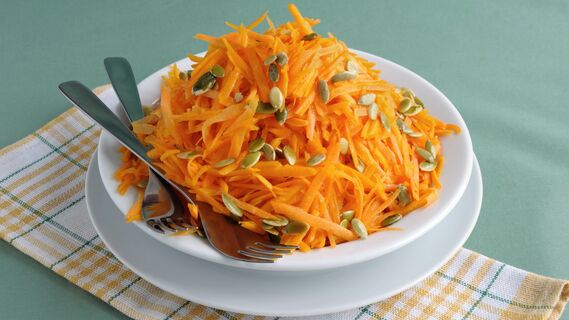 Этот салат из моркови и тыквы покорит всю семью: идеальное осеннее блюдо