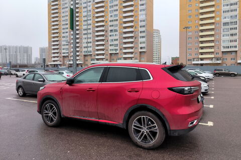 Автомобили на дороге в Петербурге