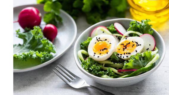 Рецепт вкусного салата из черемши