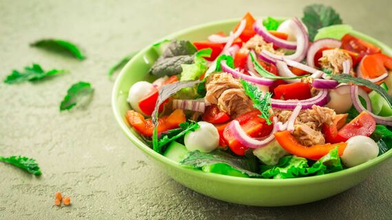 Легкий и простой рецепт необычайно вкусного салата из тунца