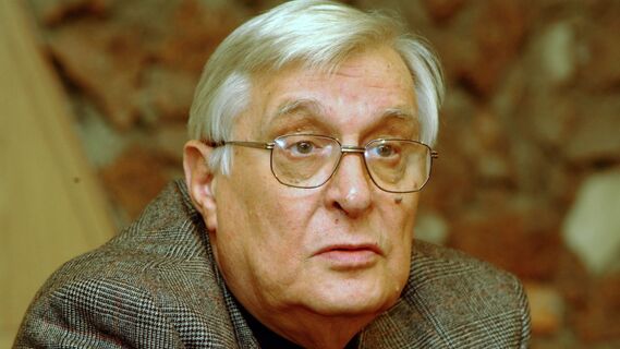 90-летний Басилашвили озвучил условие, при котором уйдет со сцены