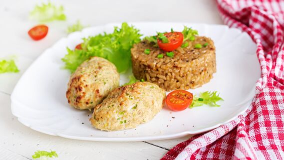 Диетические котлеты по вкусу не уступают мясным