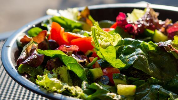 Из дешевых продуктов можно сделать вкусную заправку