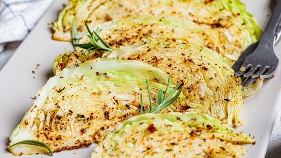Запеченная капуста получается невероятно вкусной